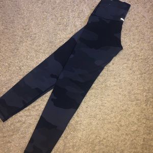 Aerie navy camo leggings NEVER WORN